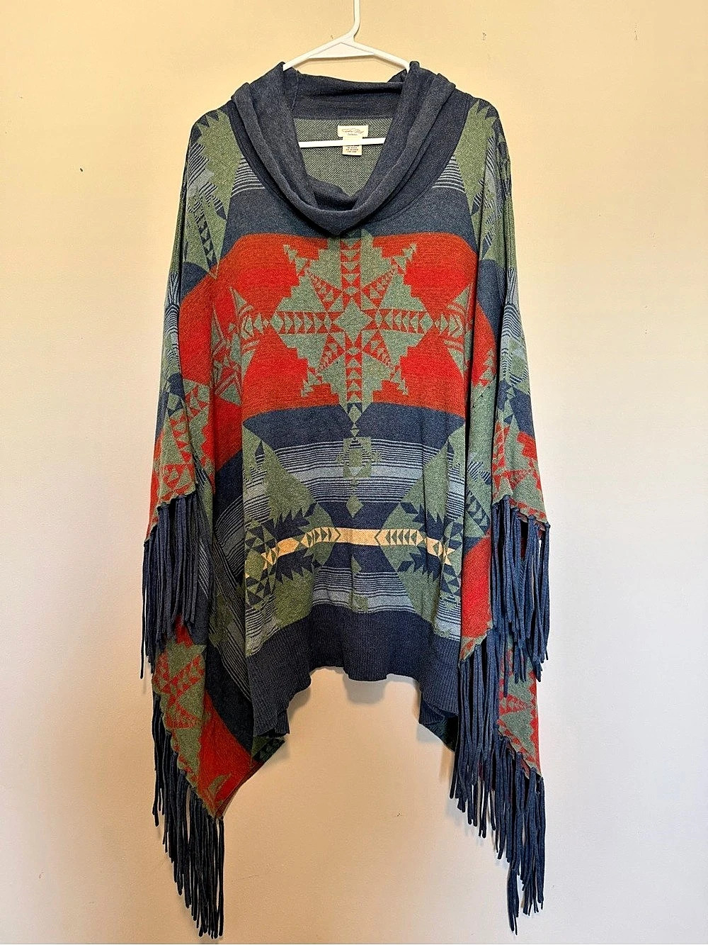 Coldwater Creek Collection poncho Geometric Fringe Poncho in Gray & Red Like New